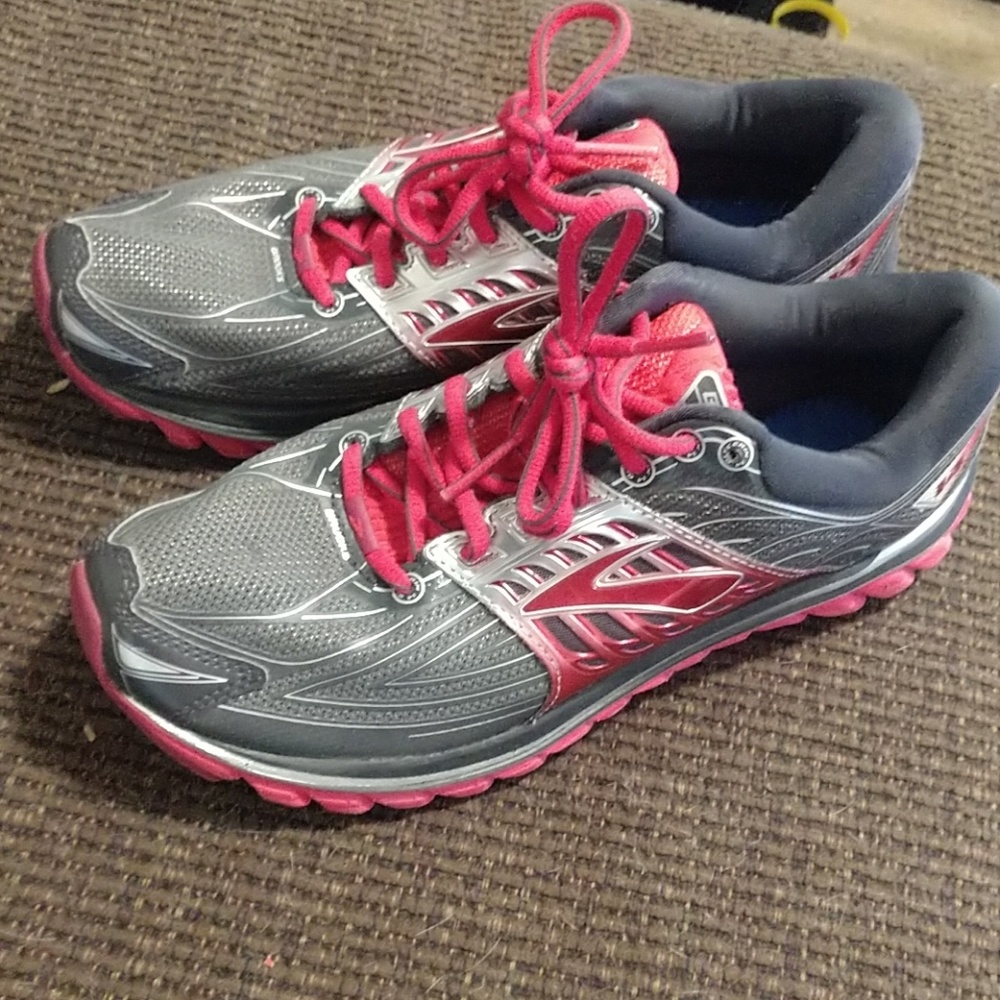 Brooks glycerin running shoes size 8 1/2